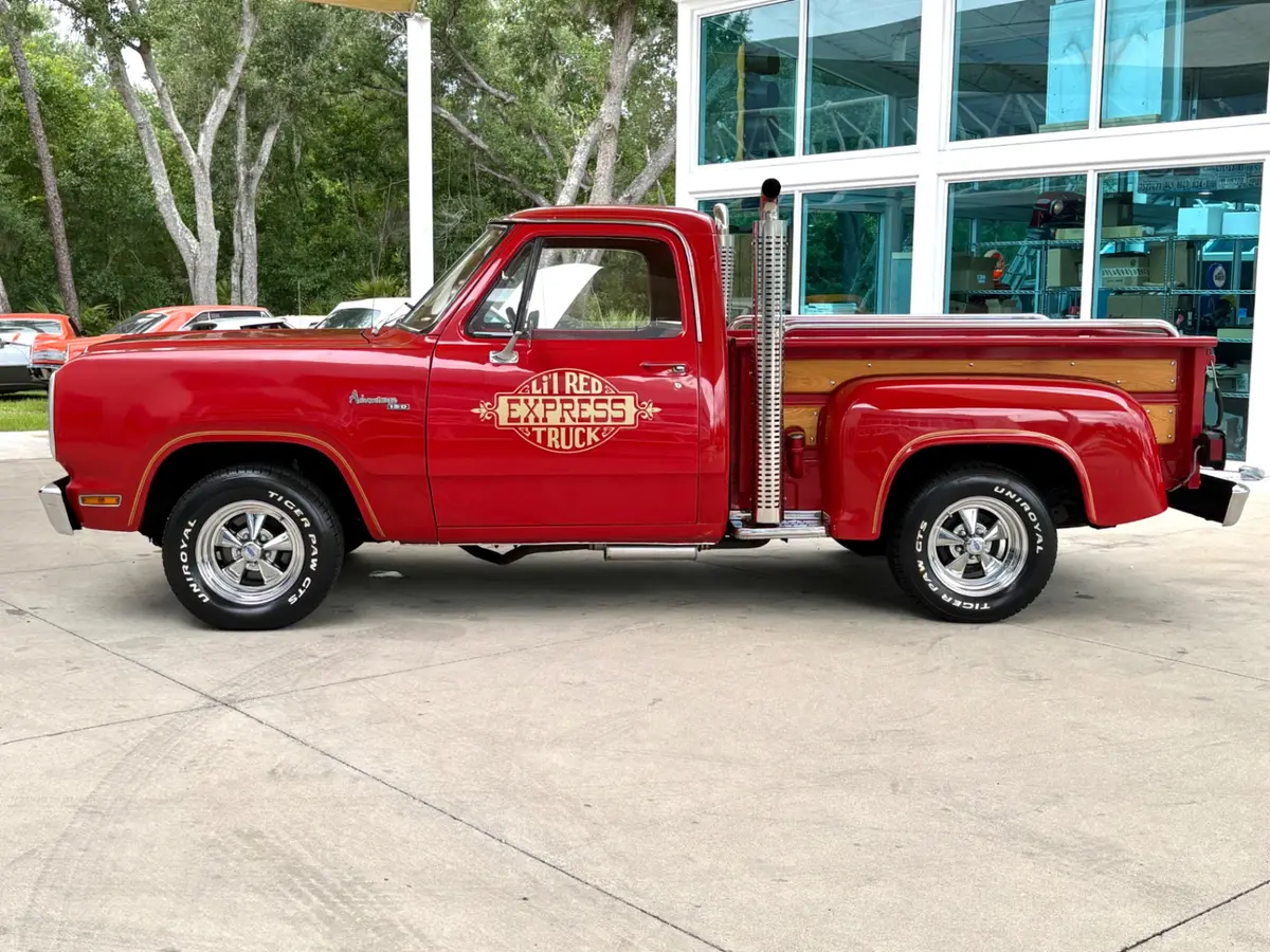 Vehicle photo 10
