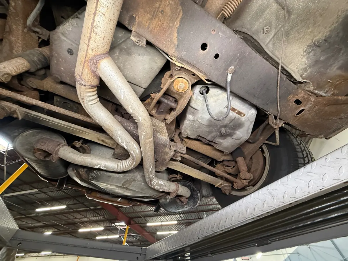 Vehicle photo 36