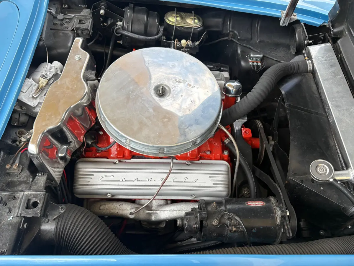 Vehicle photo 26
