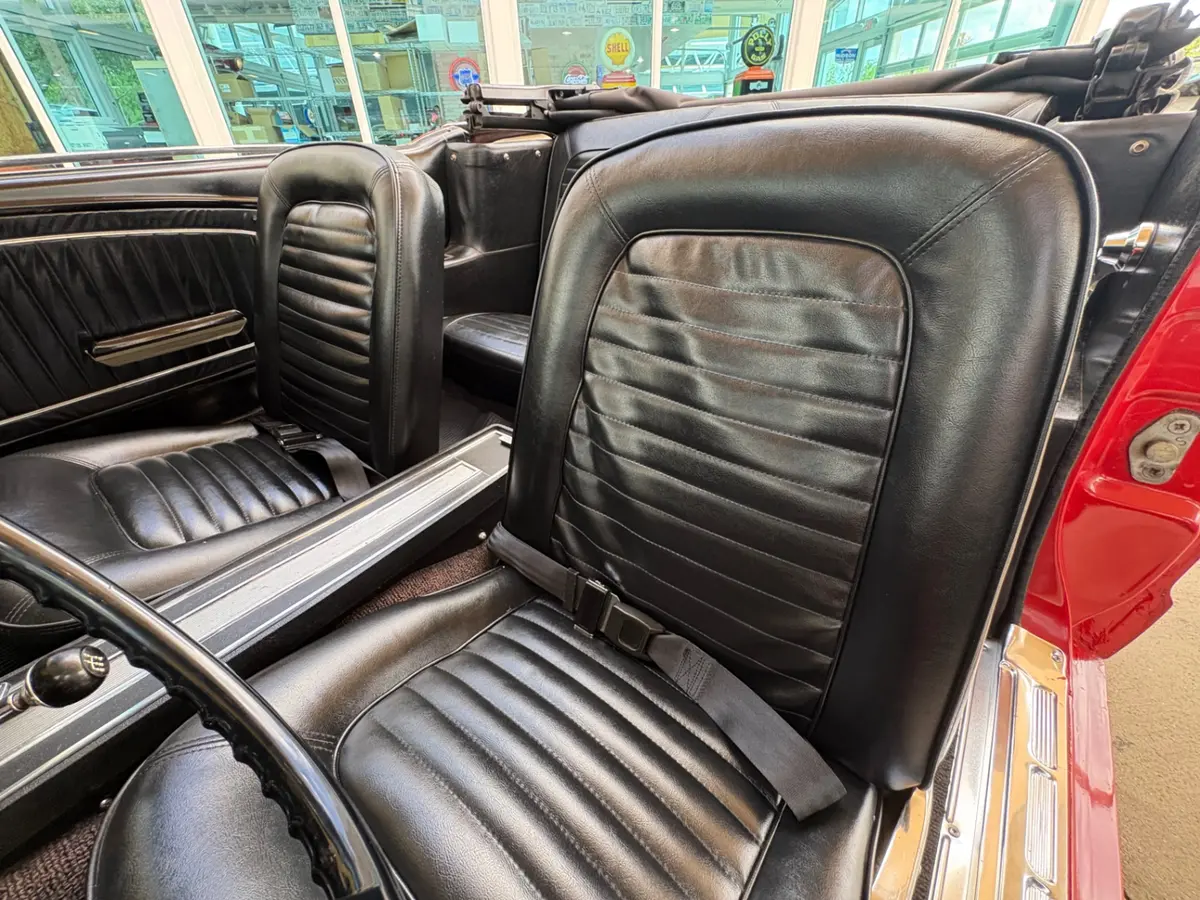 Vehicle photo 36