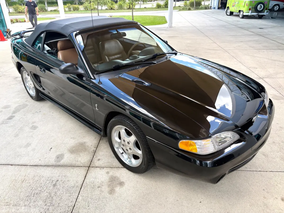 Vehicle photo 21