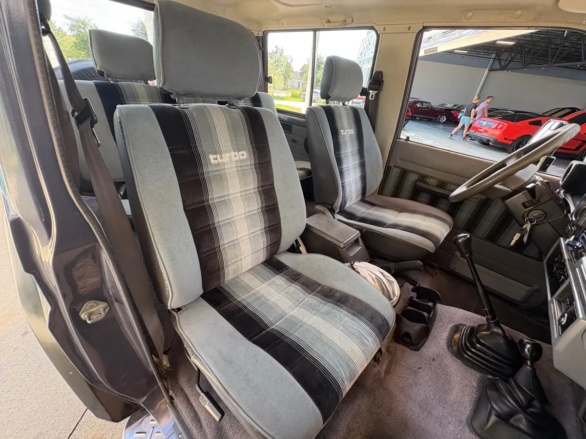 Vehicle photo 41