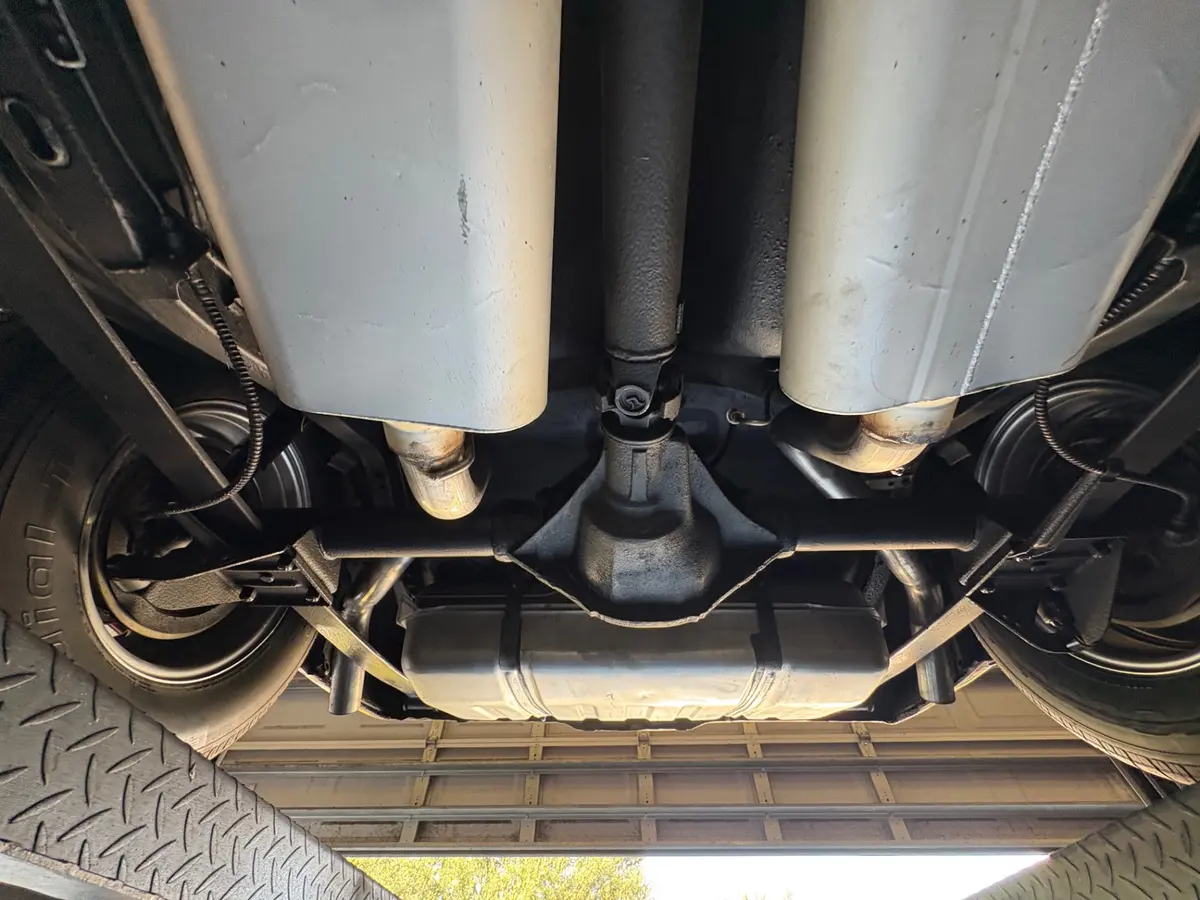 Vehicle photo 59