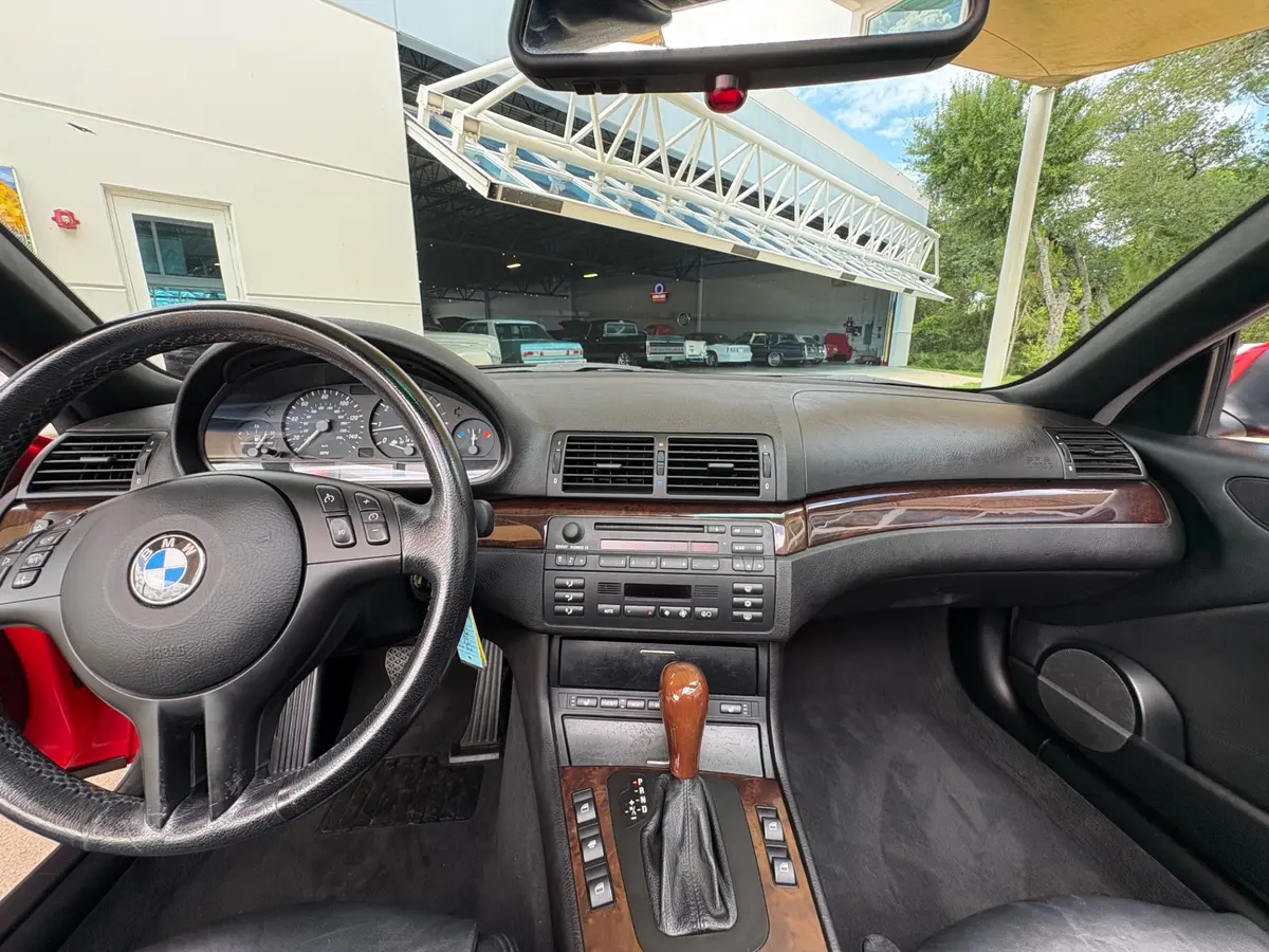 Vehicle photo 37