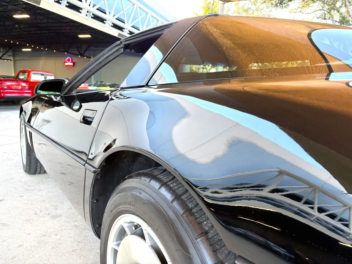 Vehicle photo 14