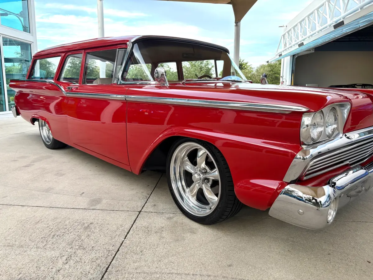 Vehicle photo 19