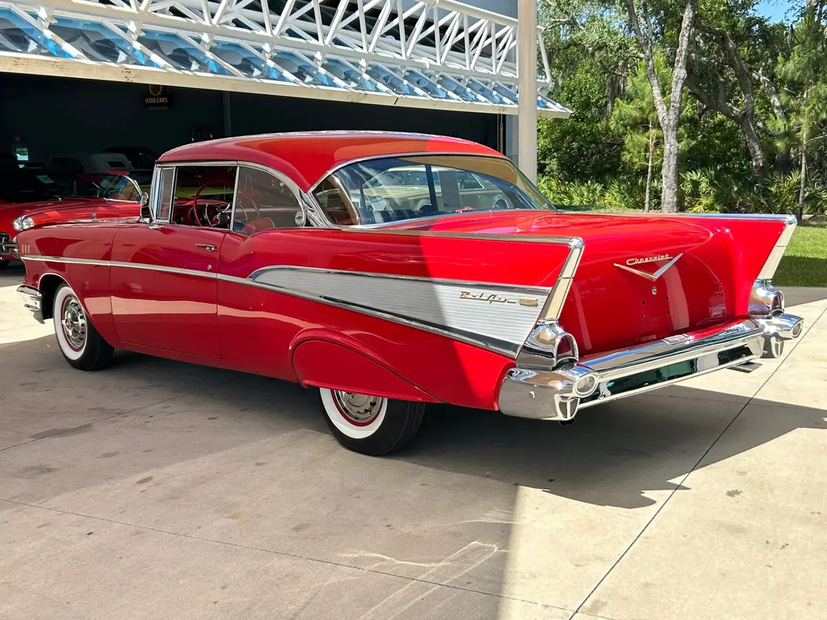 Vehicle photo 10