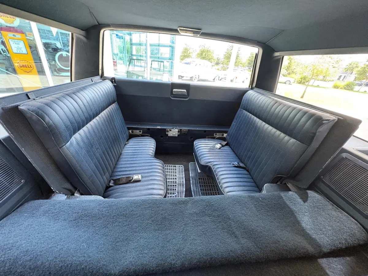 Vehicle photo 43