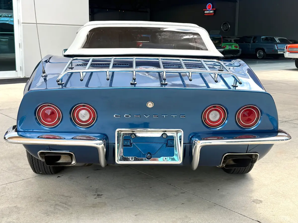 Vehicle photo 29