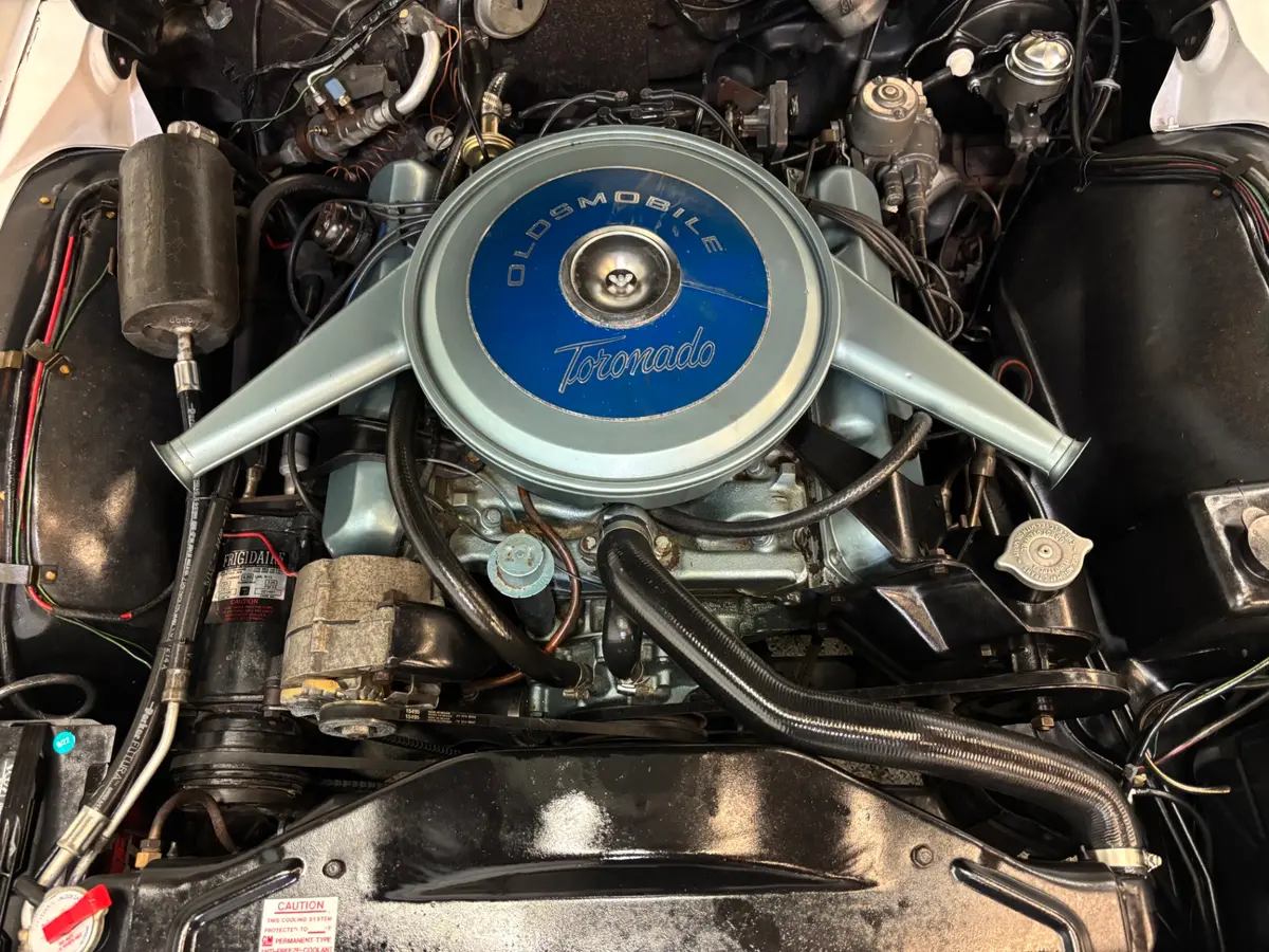 Vehicle photo 18