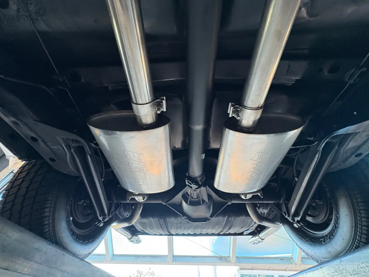 Vehicle photo 59