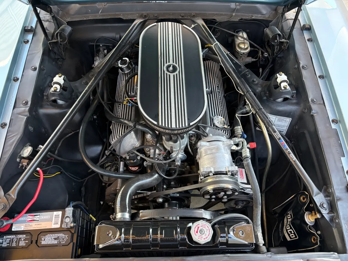 Vehicle photo 33