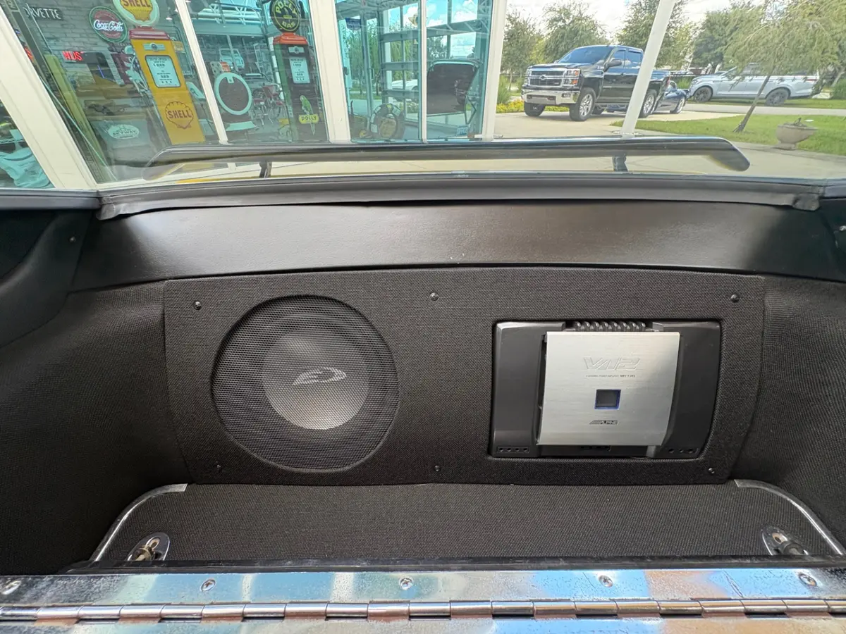 Vehicle photo 35