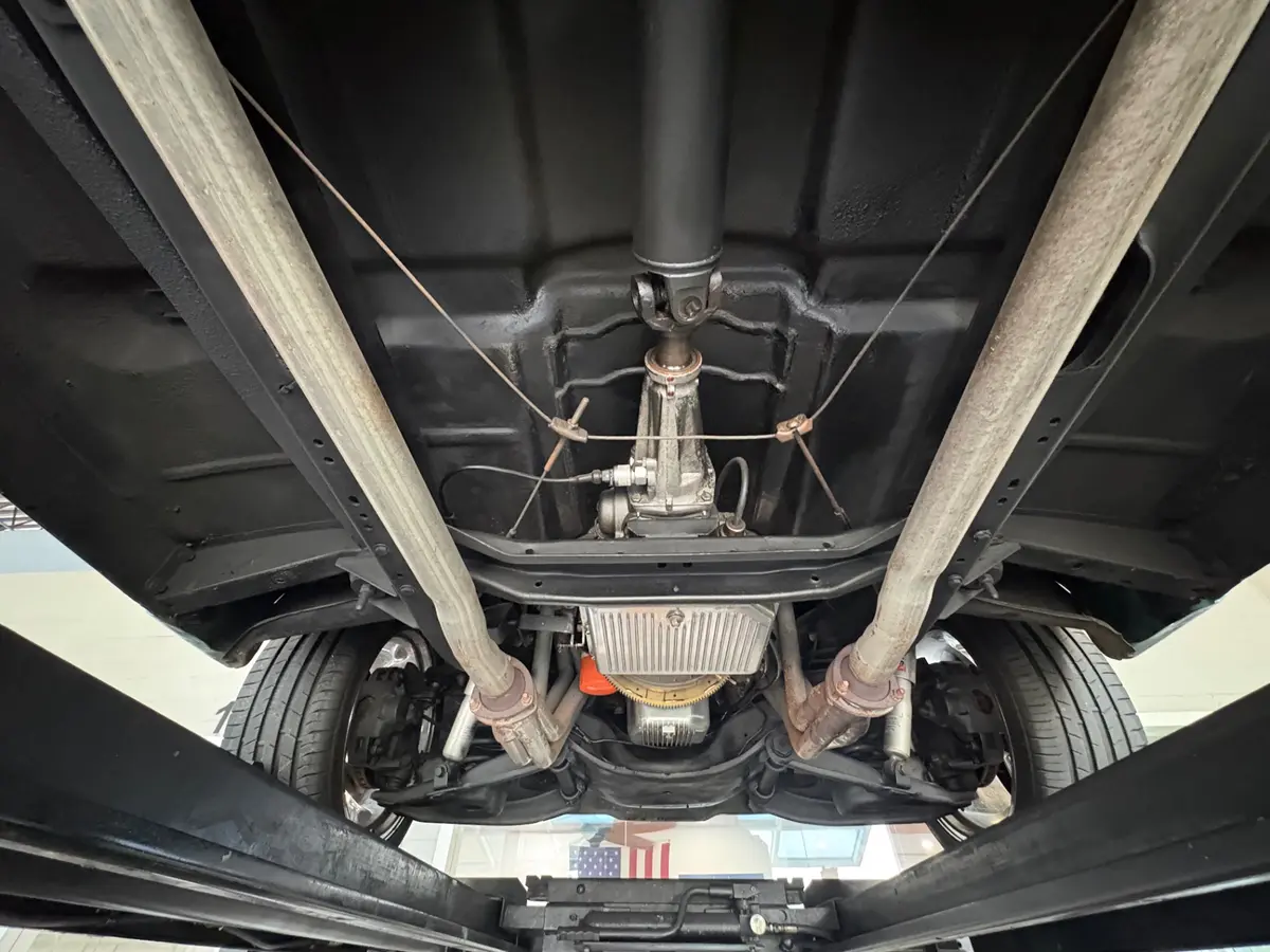 Vehicle photo 52