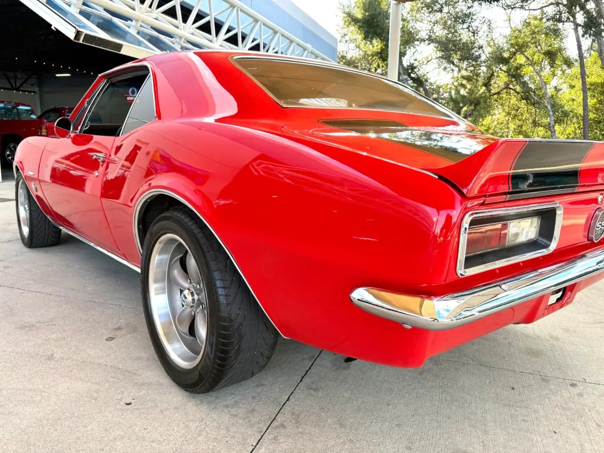 Vehicle photo 16