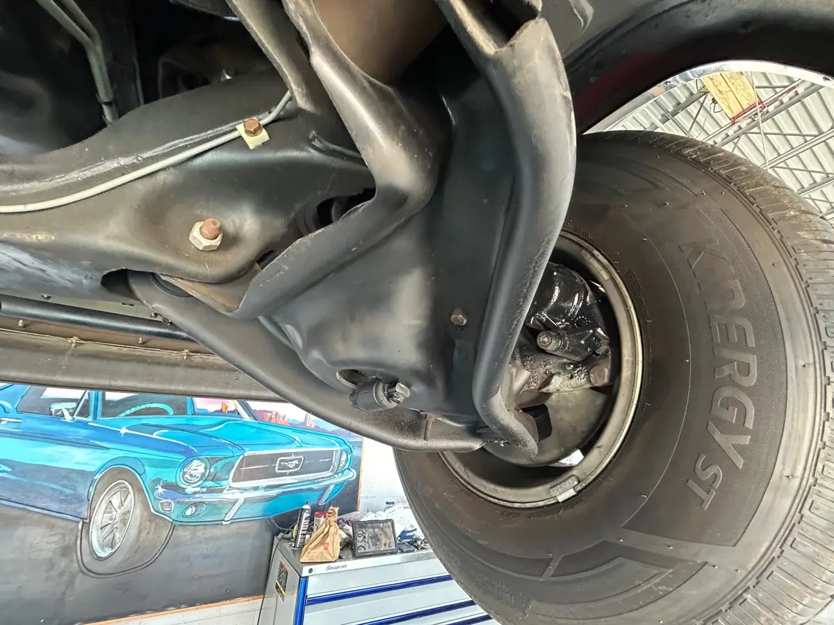Vehicle photo 36
