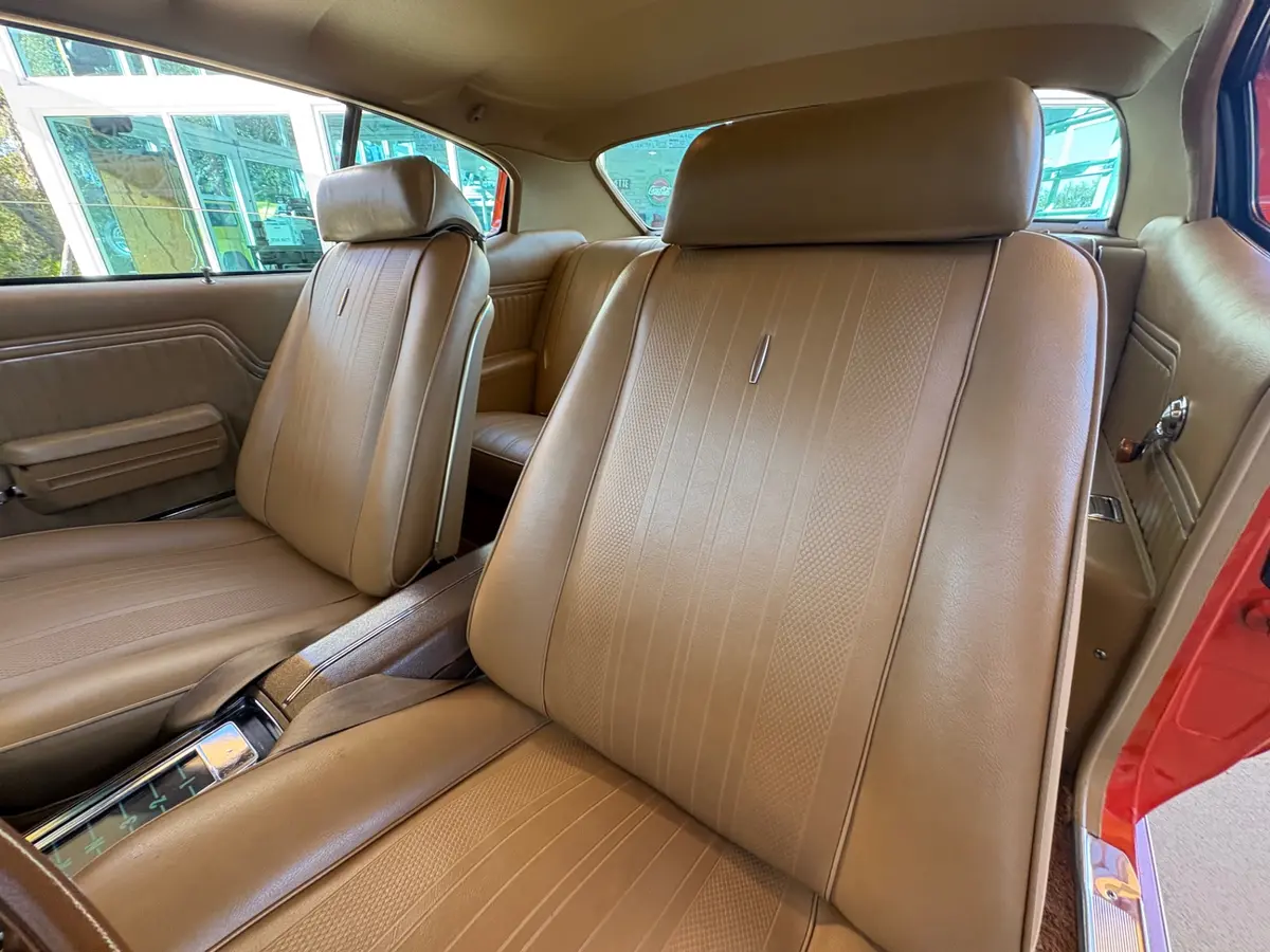 Vehicle photo 35