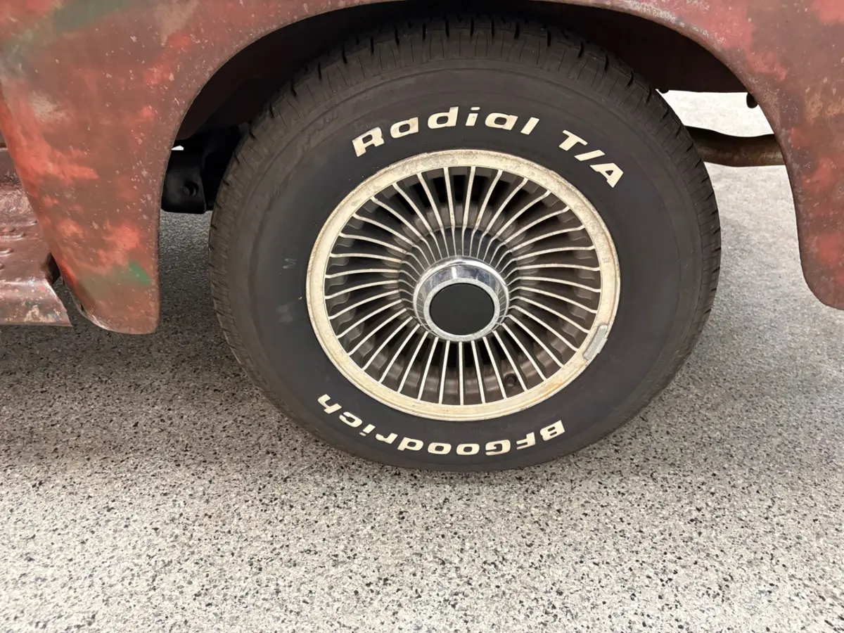 Vehicle photo 18