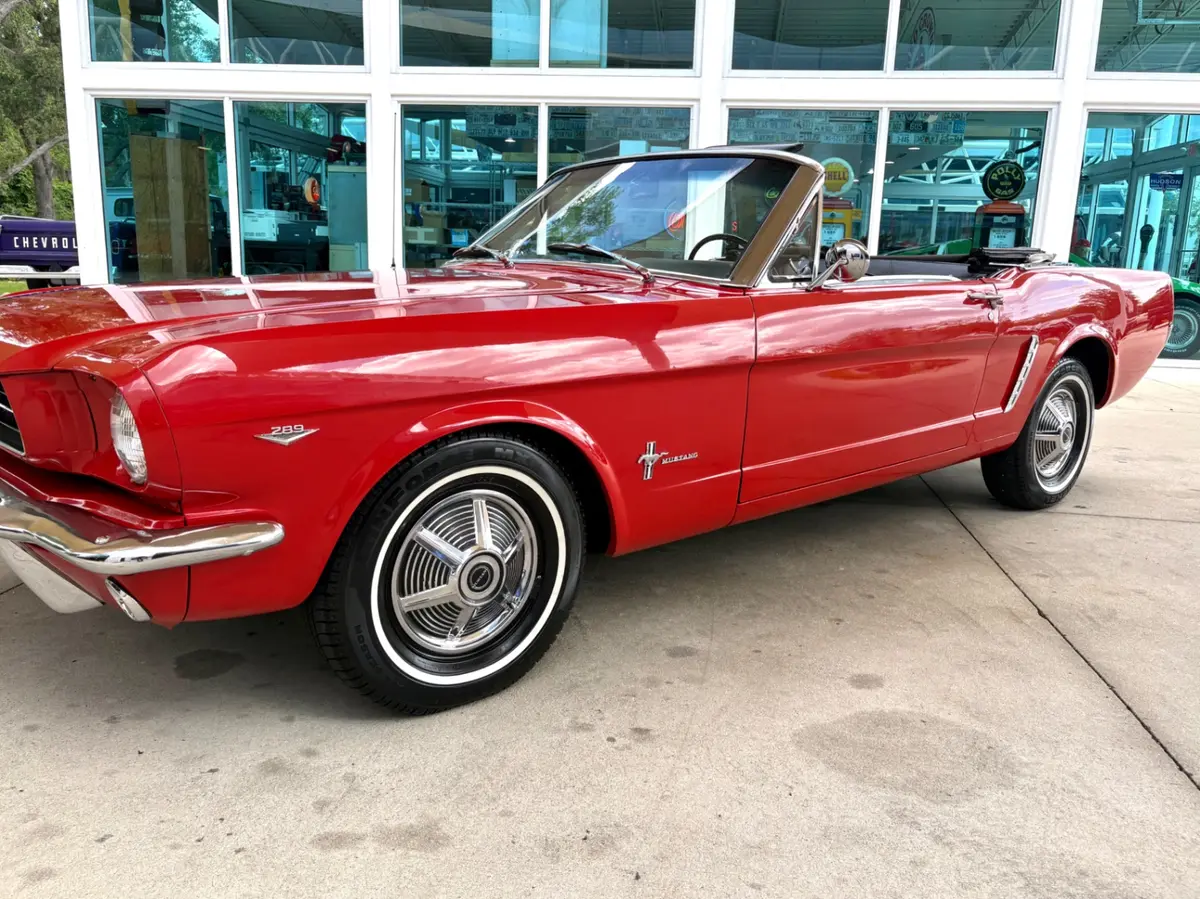 Vehicle photo 13