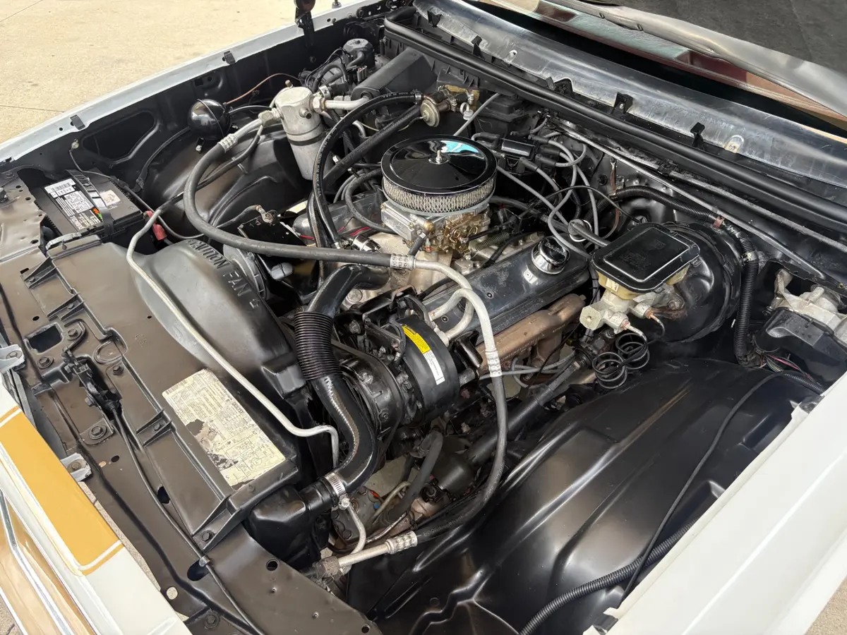 Vehicle photo 27