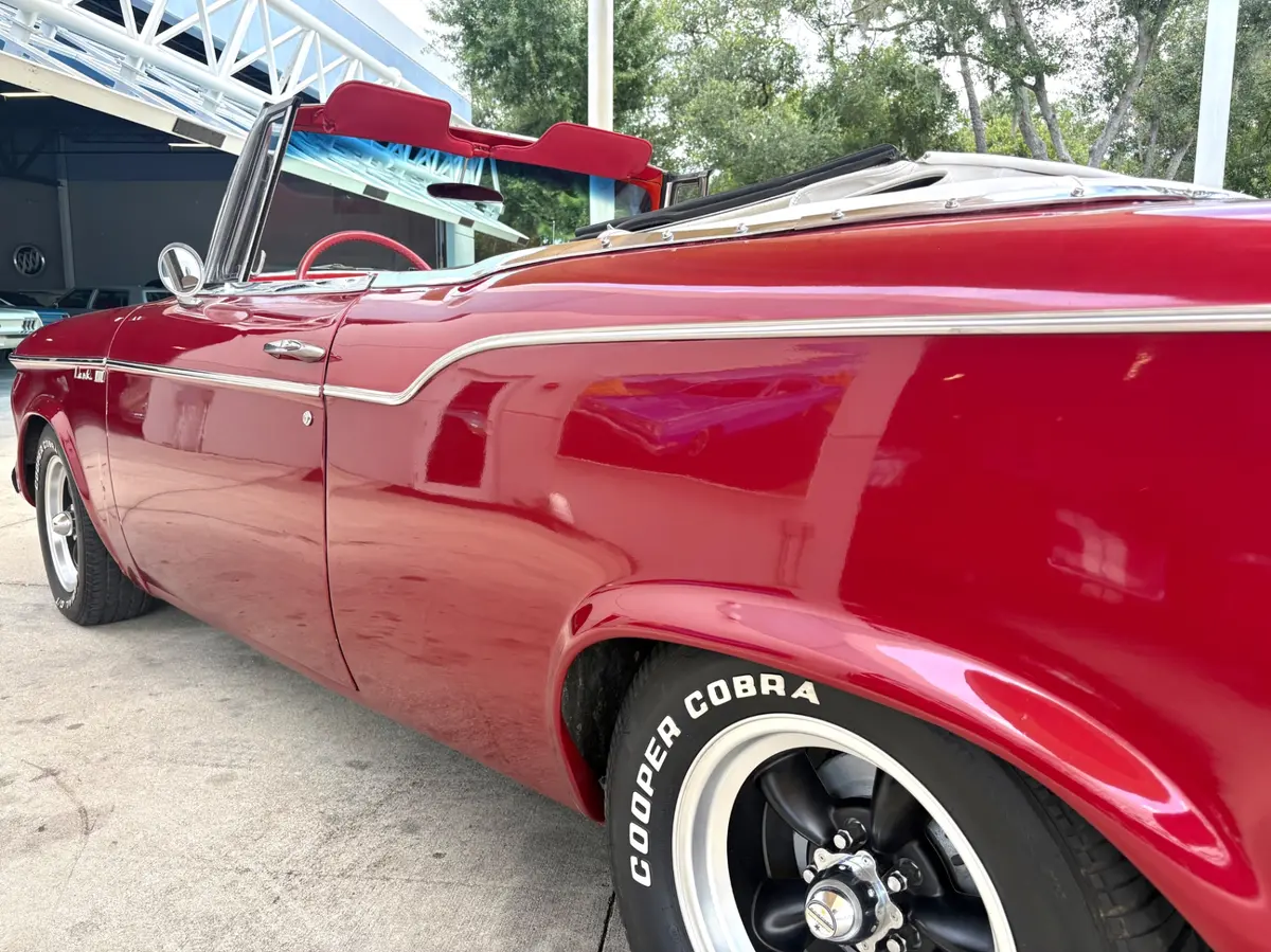 Vehicle photo 14