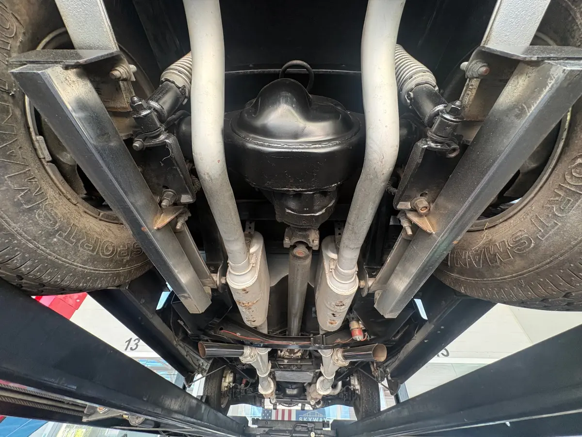 Vehicle photo 42