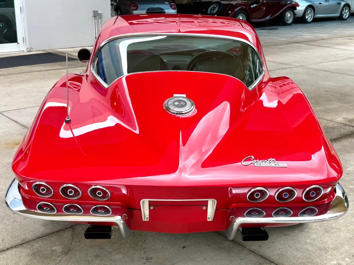 Vehicle photo 8