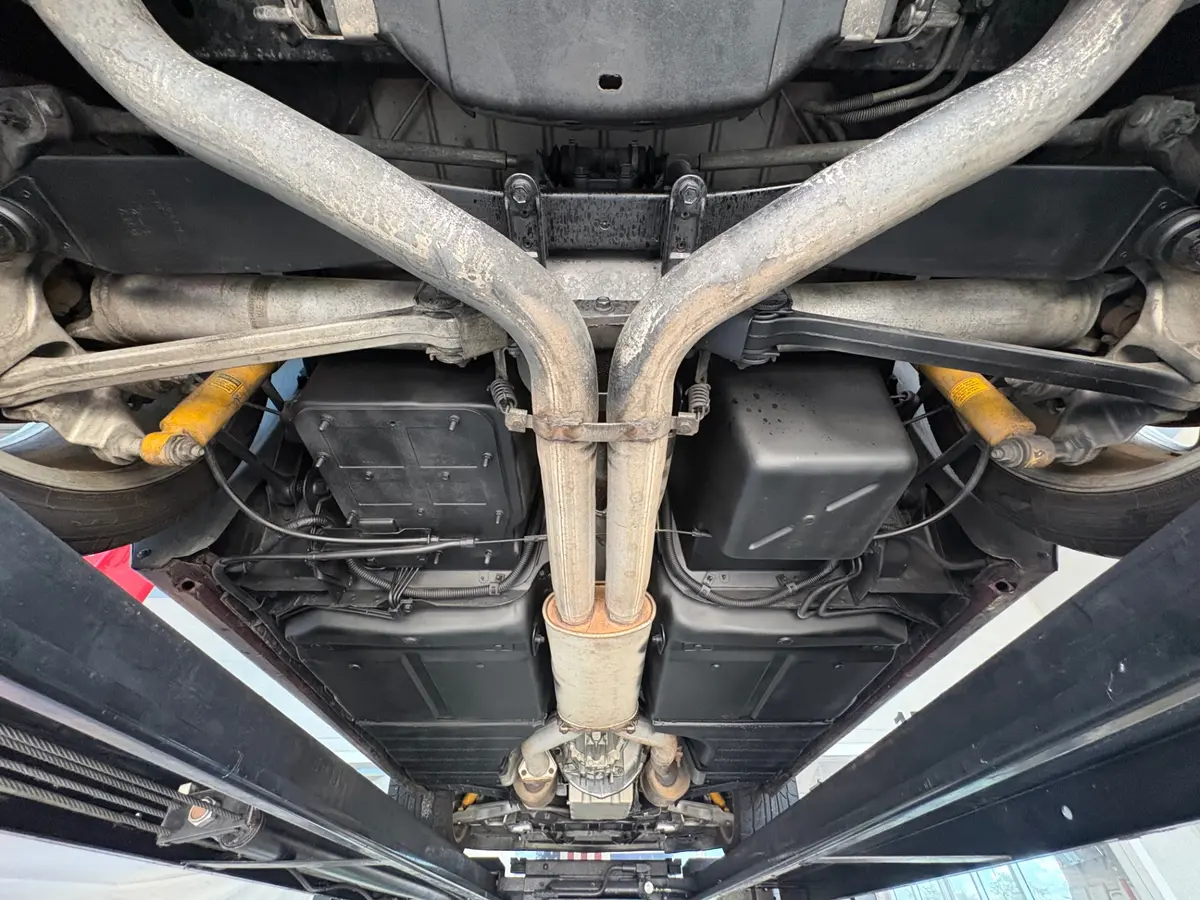 Vehicle photo 43