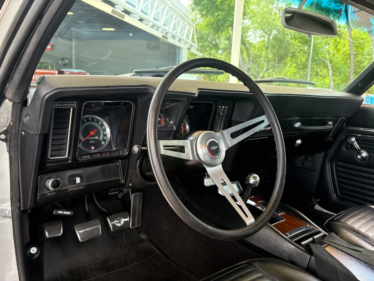 Vehicle photo 47
