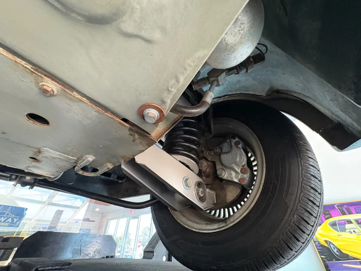 Vehicle photo 59