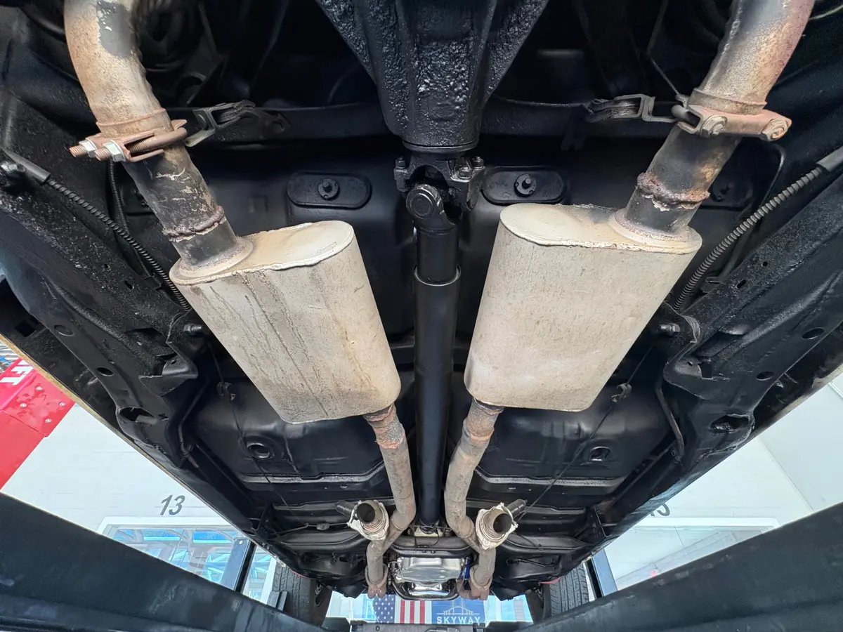 Vehicle photo 50