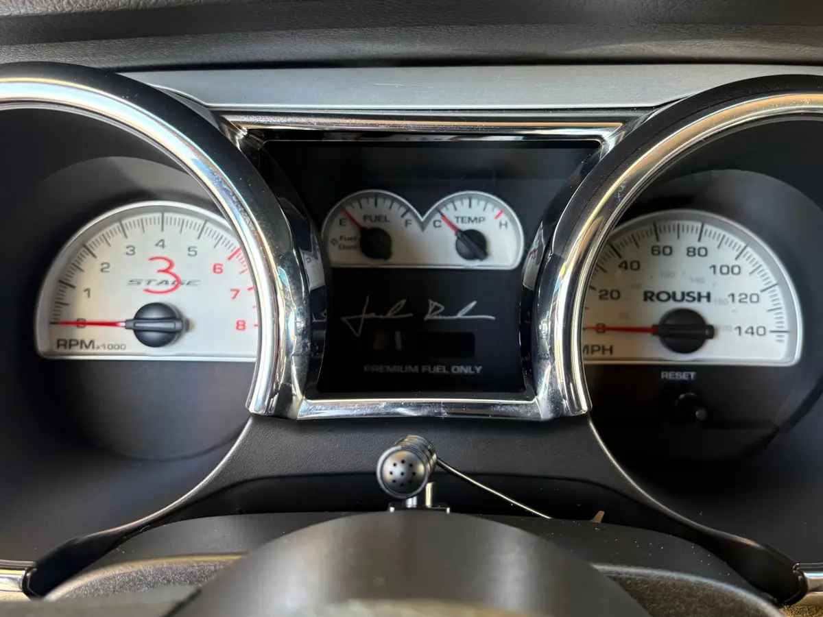 Vehicle photo 37