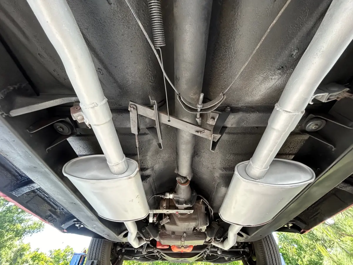 Vehicle photo 34