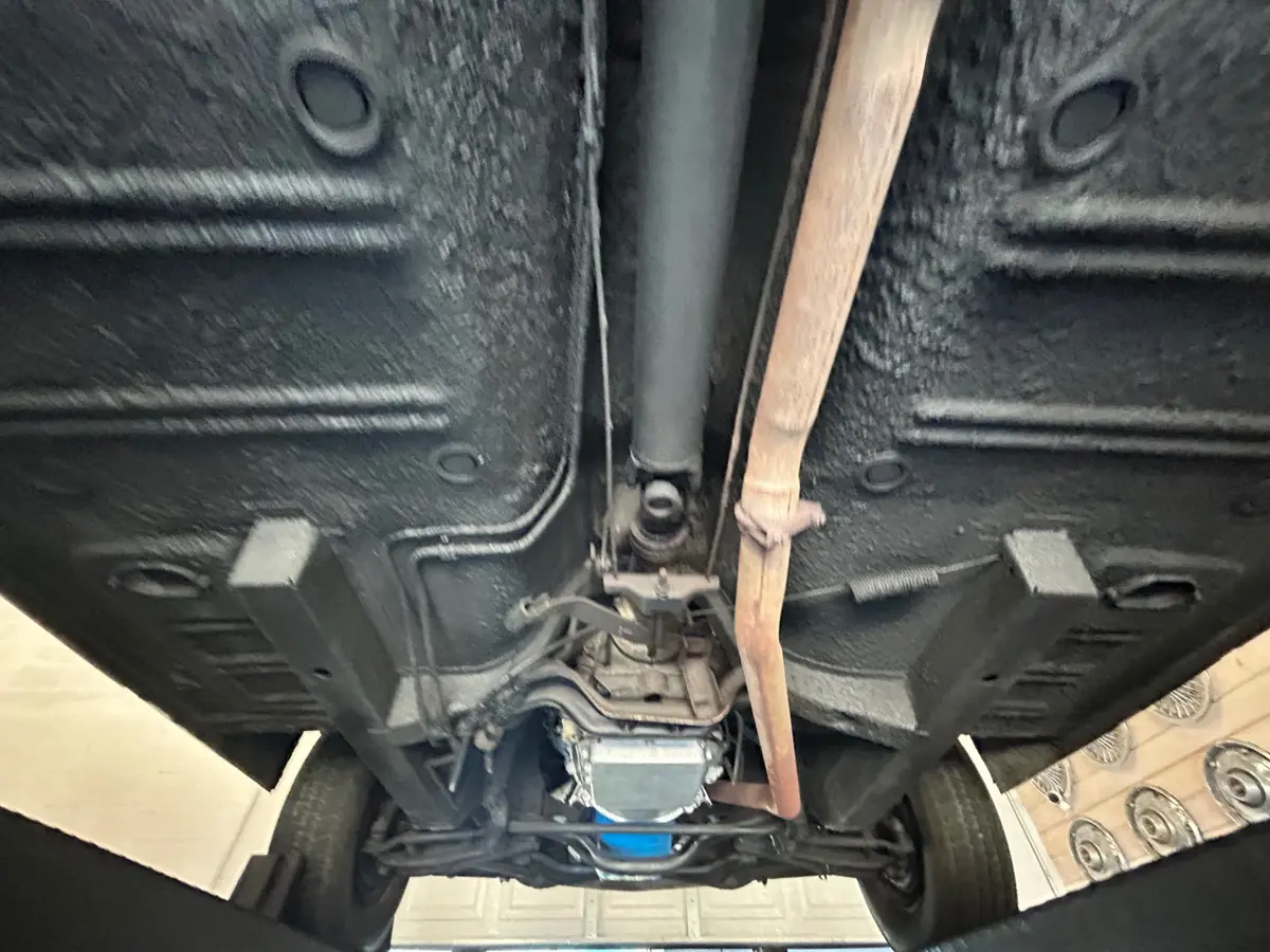 Vehicle photo 29