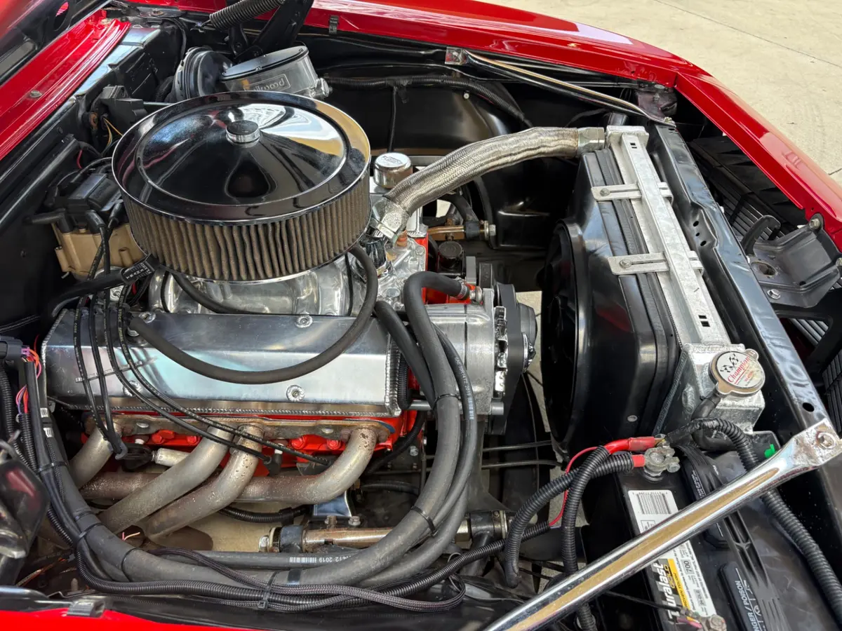 Vehicle photo 30