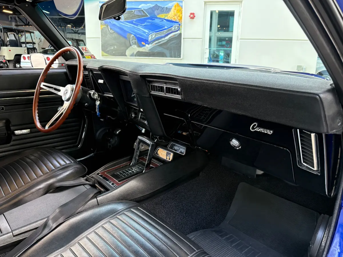 Vehicle photo 38