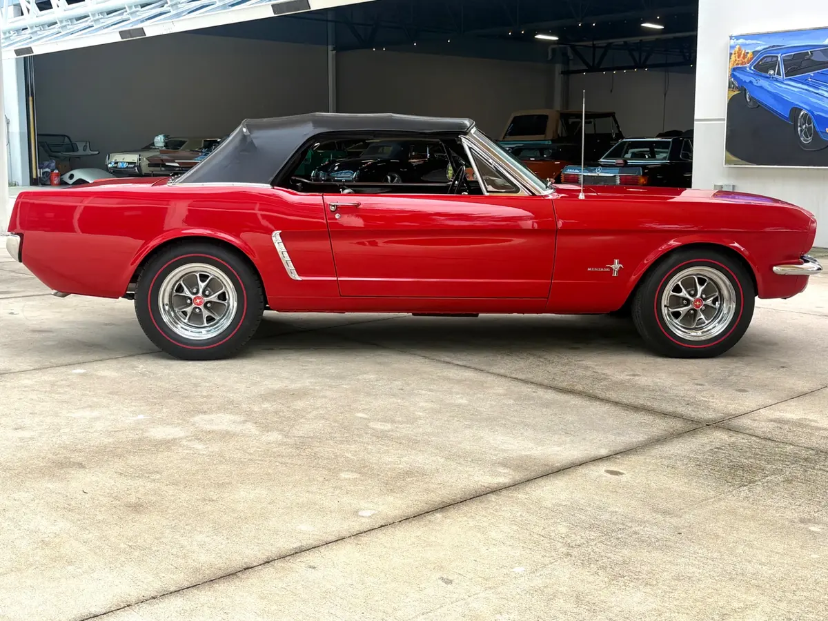 Vehicle photo 22