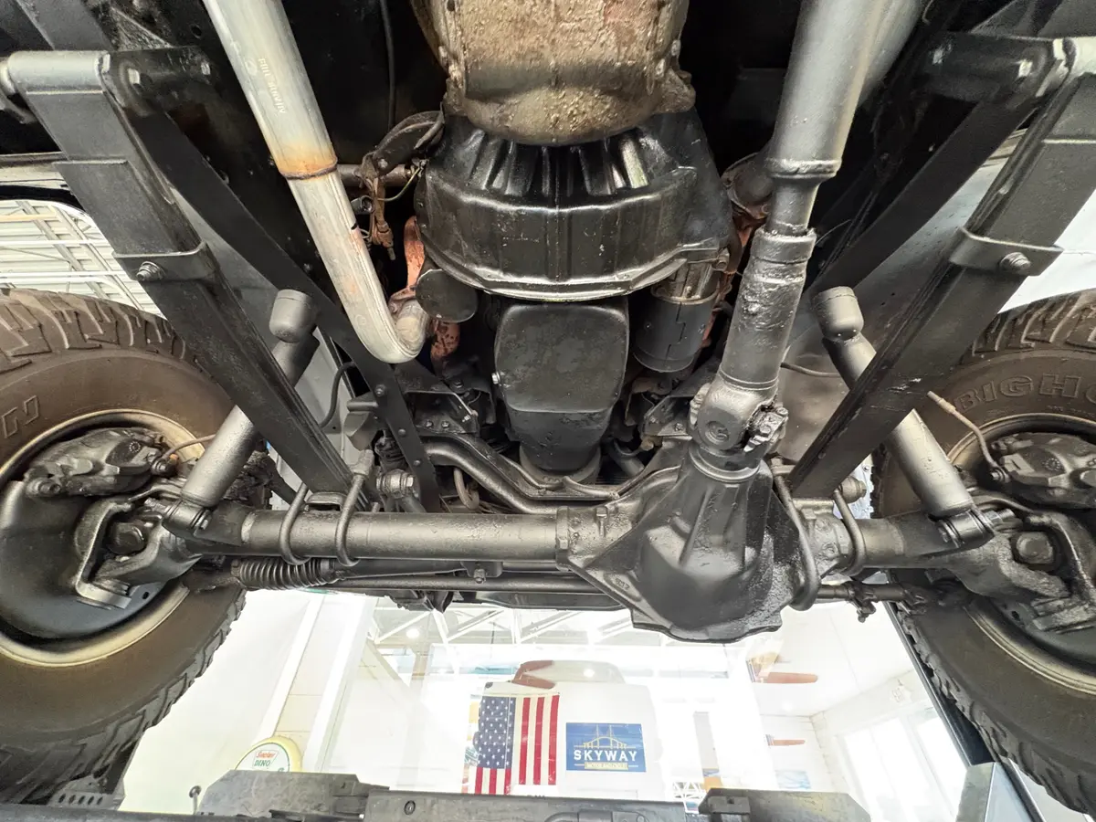 Vehicle photo 48