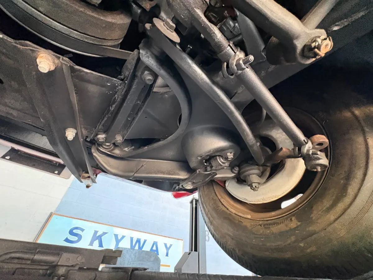 Vehicle photo 56