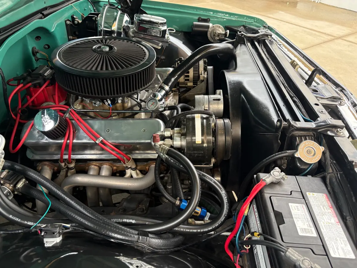 Vehicle photo 30