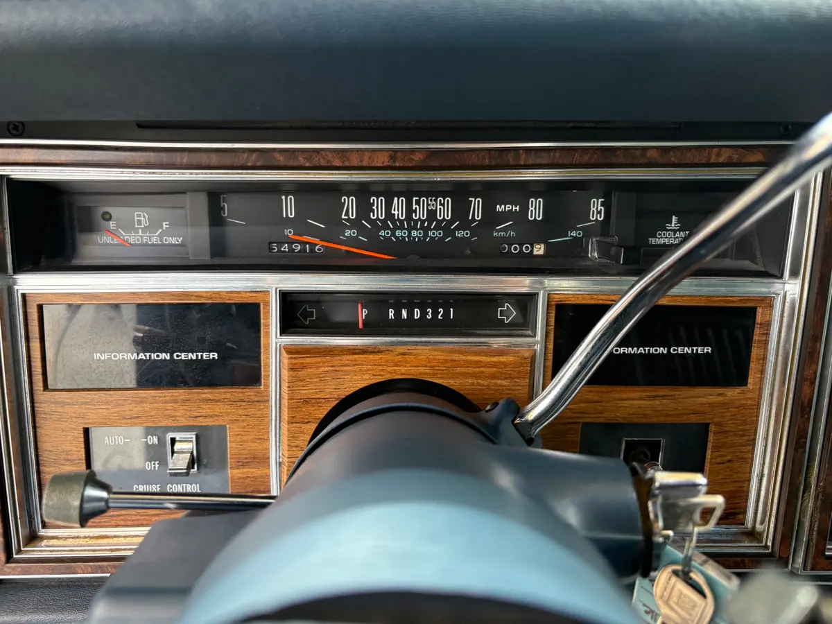 Vehicle photo 38