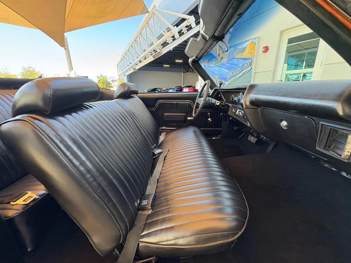 Vehicle photo 43