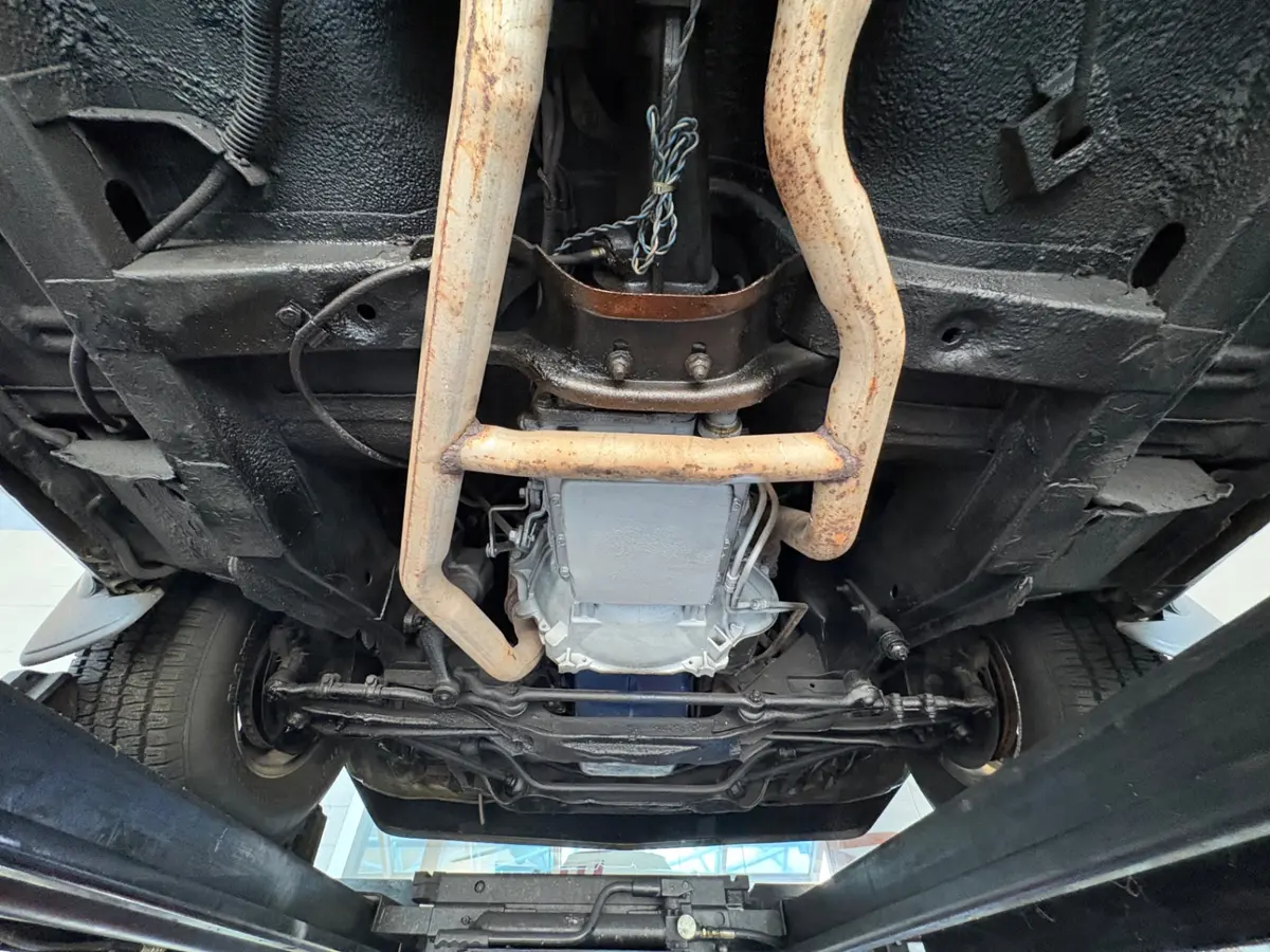 Vehicle photo 54