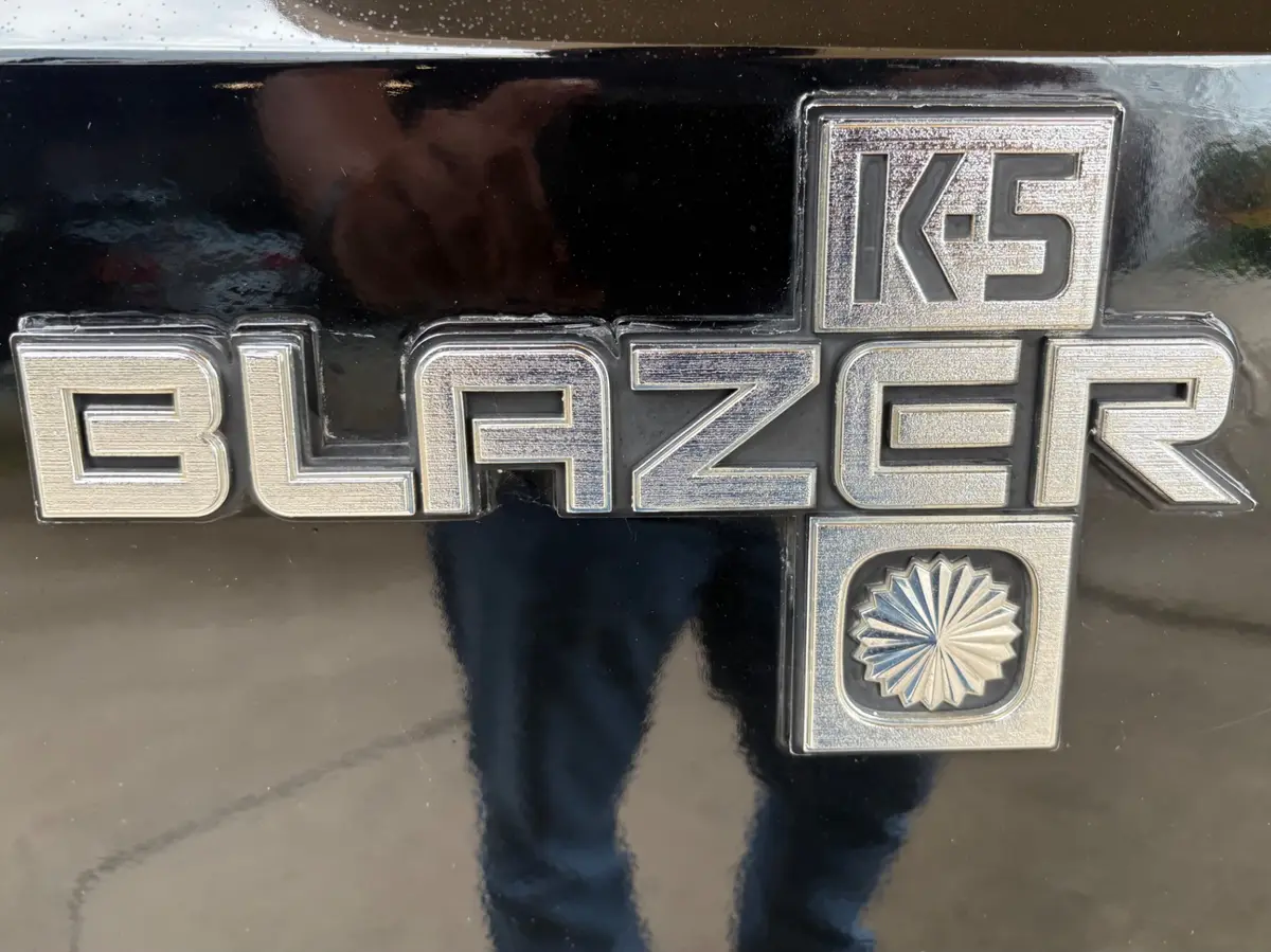 Vehicle photo 22