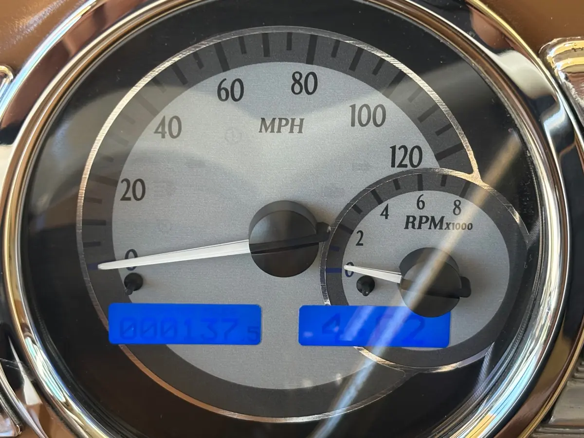 Vehicle photo 22