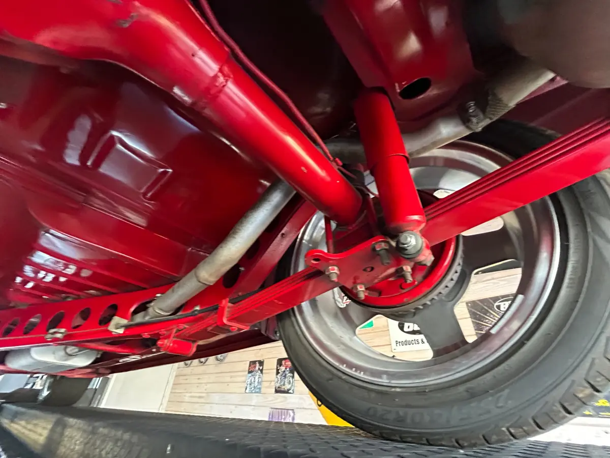 Vehicle photo 31