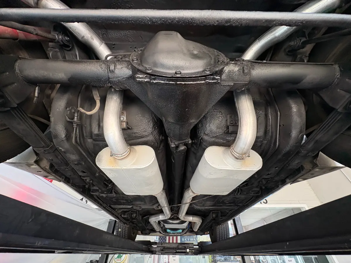 Vehicle photo 46