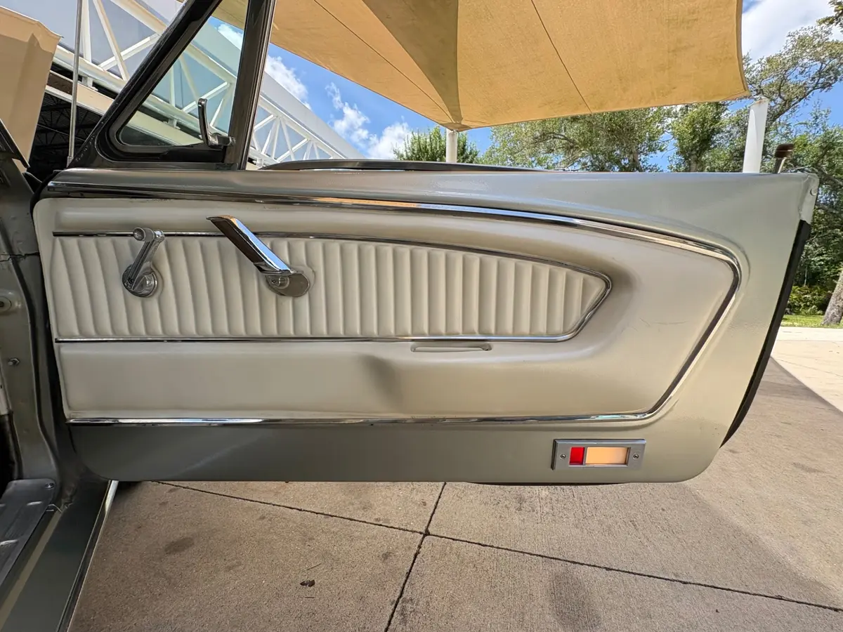 Vehicle photo 36