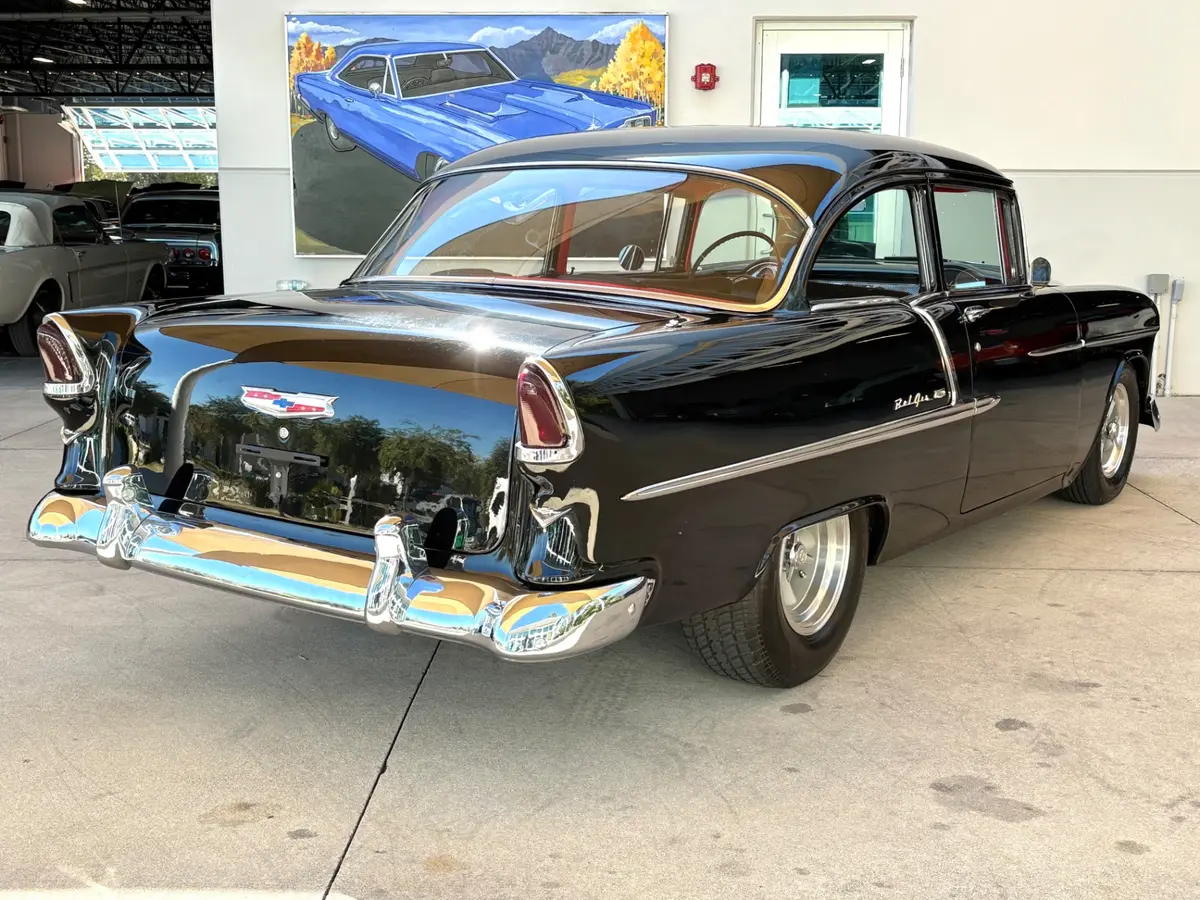 Vehicle photo 5