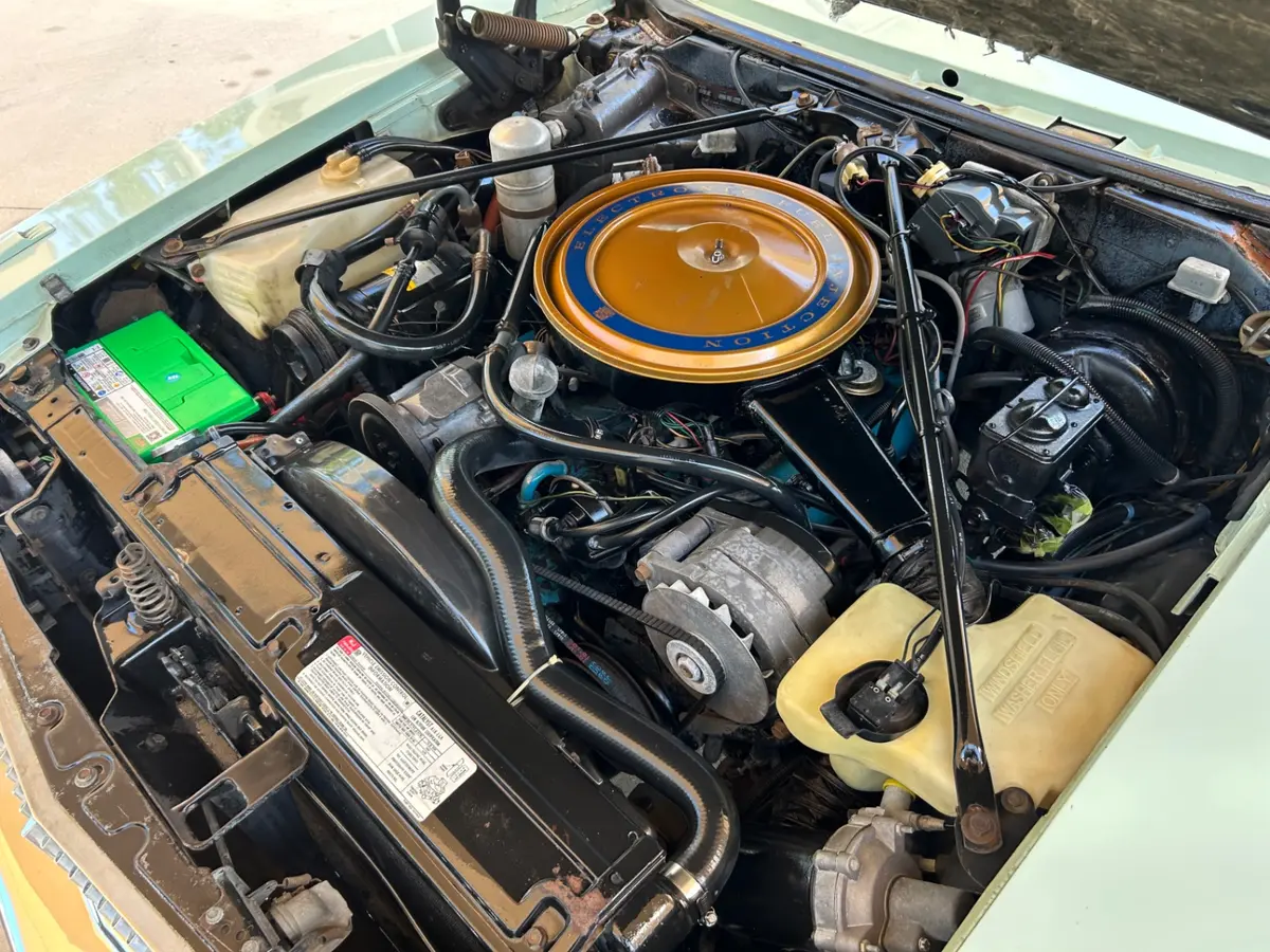 Vehicle photo 26
